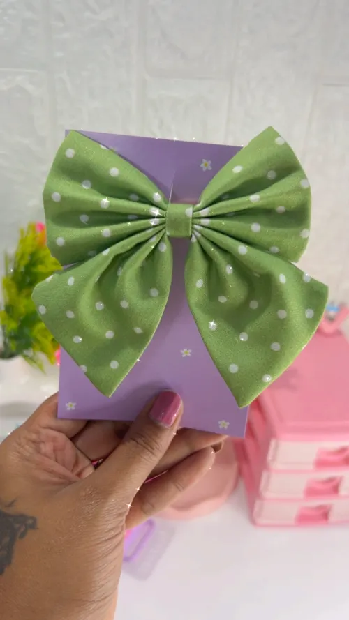  Green polka dot
